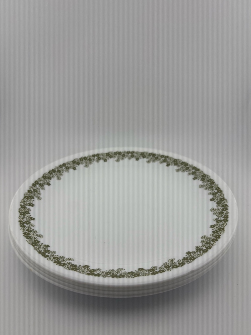 Corelle Spring Blossoms/Crazy Daisy Lunch Plates 9” - set of 4